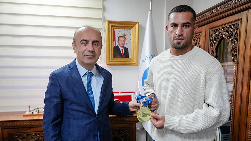 ADYÜ Öğrencisi Emrah Yaşar Boksta Avrupa Şampiyonu oldu