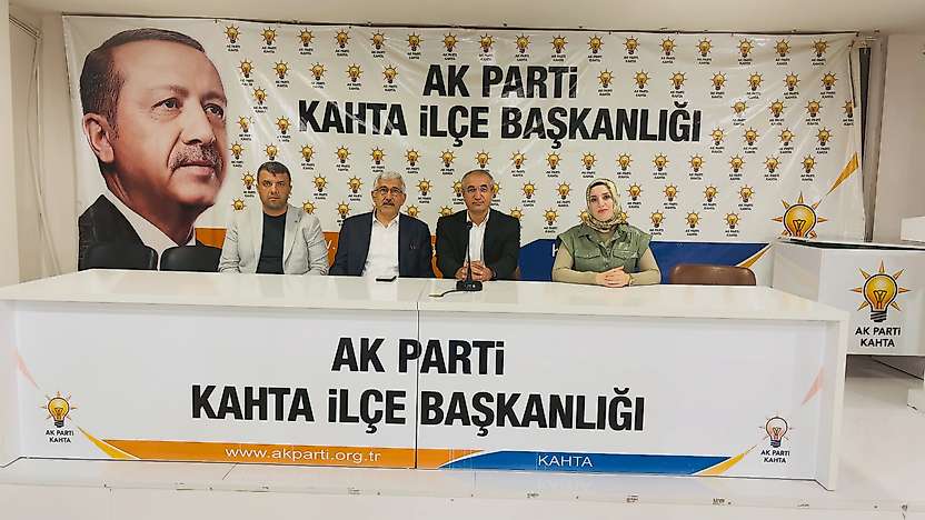 AK Parti Kâhta İlçe Başkanlığı yönetim kurulu toplantısı gerçekleştirildi