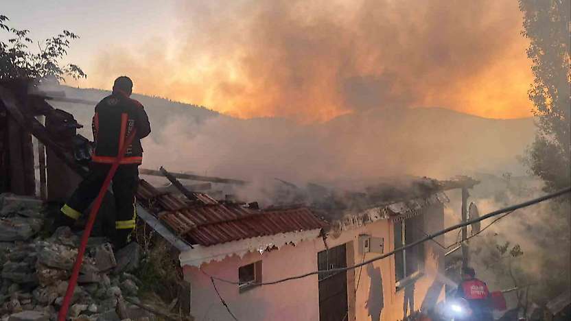 Akrabasını yakarak öldürmeye çalıştığı iddia edilen şahıs tutuklandı