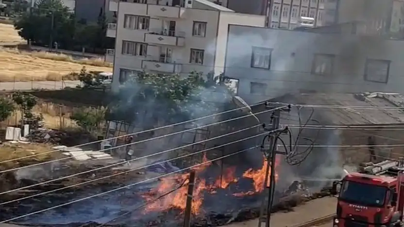 Bahçede yakılan ateş anız yangınına neden oldu