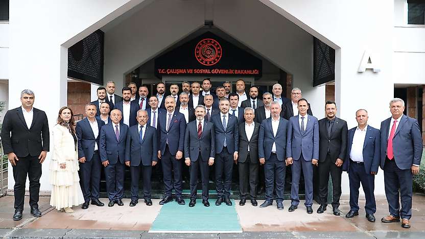 Bakan Yardımcısı Ahmet Aydın, ATSO heyetini Bakanlıkta ağırladı