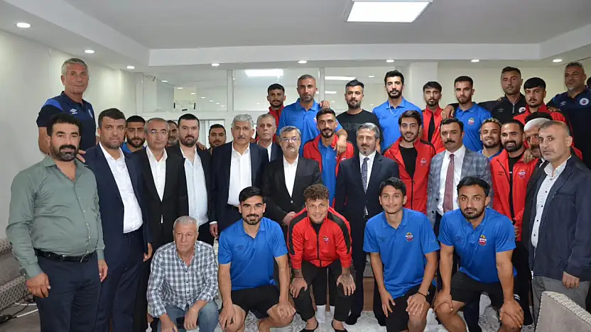 Bakan Yardımcısı Aydın'dan Kahta 02 Spora moral ziyareti