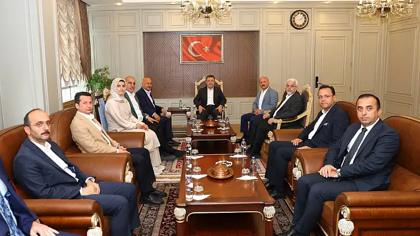 Bakan Yumaklı'dan Adıyaman Valiliğine ziyaret