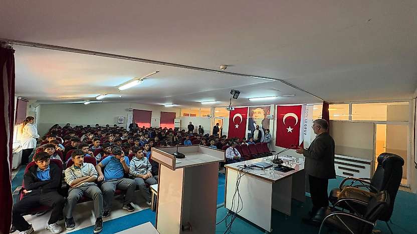 Besni'de Hz. Peygamber ve Güzel Ahlak konulu program gerçekleştirildi