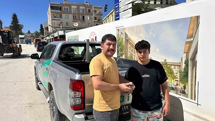 Besni'de yaralı halde bulunan ağaçkakan koruma altına alındı