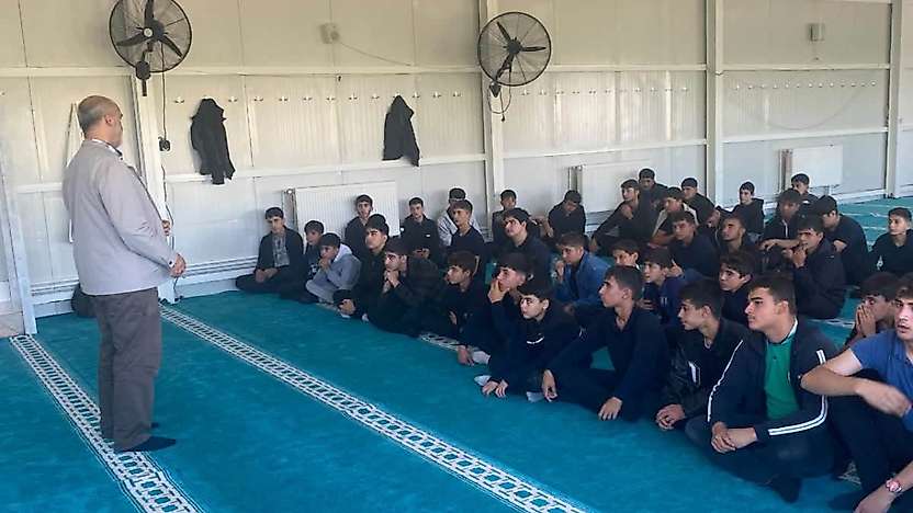 Besni İmam Hatip Lisesinde HZ. Peygamber ve Güzel Ahlak konulu sunum gerçekleştirildi
