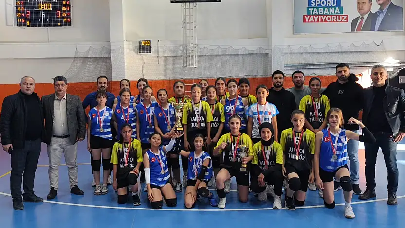 Besni Mehmet Akif Ersoy Orta okulu Voleybolda Adıyaman Şampiyonu oldu