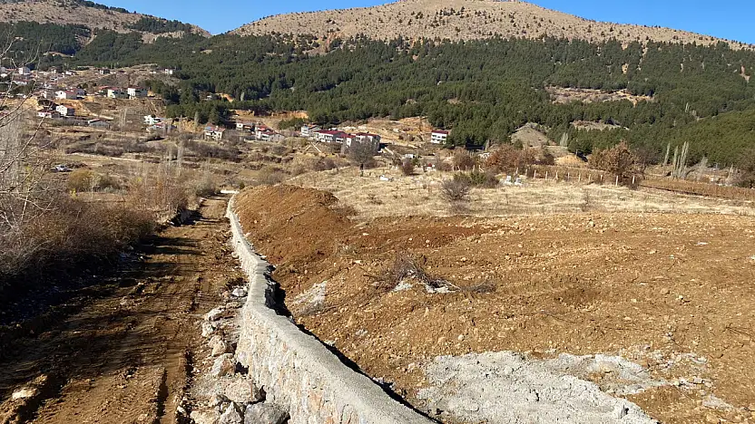 Çelikhan'da eski mezarlıklarımız korunuyor