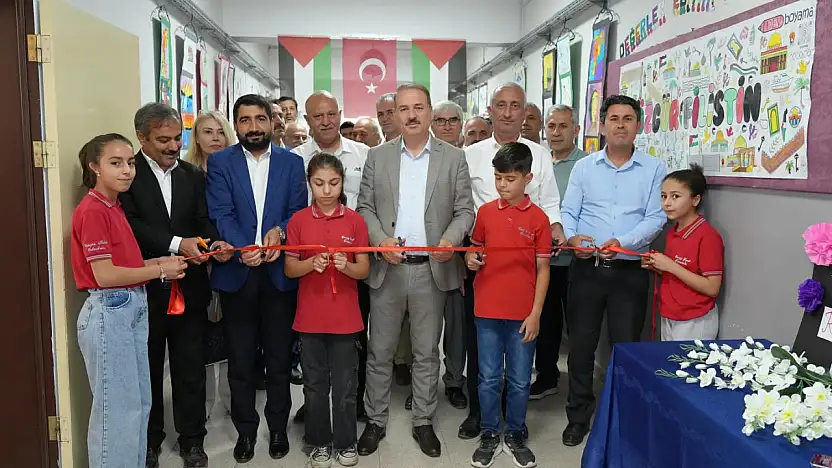 Cengiz Topel Ortaokulu öğrencileri TÜBİTAK 4006 Bilim Fuarı'nda hünerlerini sergiledi
