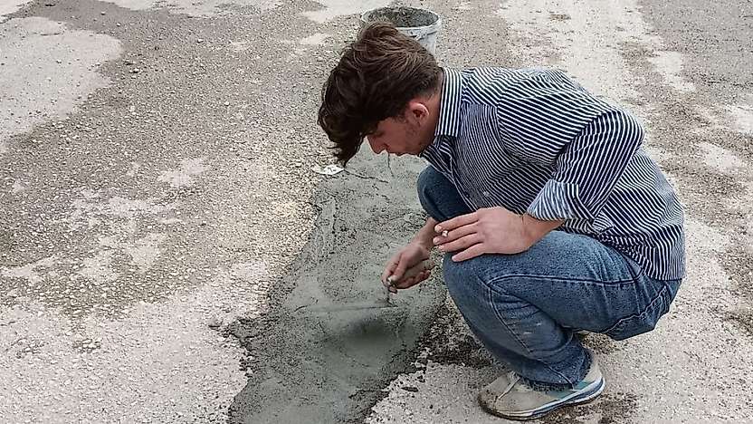 Adıyaman'da Bozuk Yol İçin Vatandaşlar Kolları Sıvadı