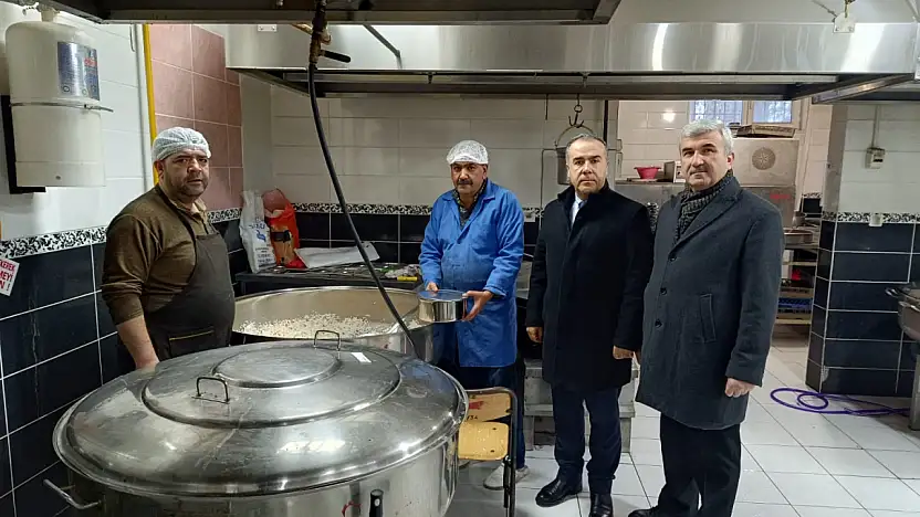 Demirel'den Servi Erdemoğlu Kız Mesleki ve Teknik Anadolu Lisesi'ne Ziyaret