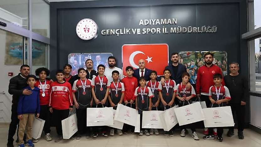 Depremin ardından azimle yükselen başarı hikayeleri ödüllendirildi