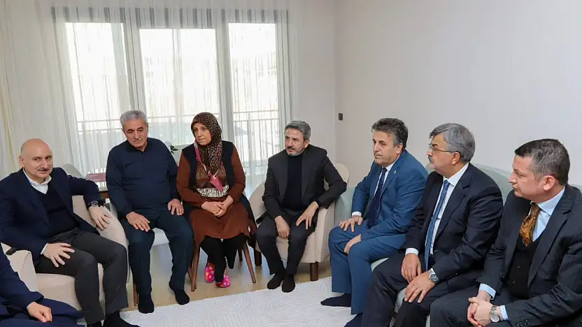 Depremzede İlknur ve İrem kardeşlere anlamlı ziyaret