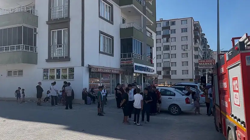 Doğum günü kutlaması binada yangın paniğe neden oldu