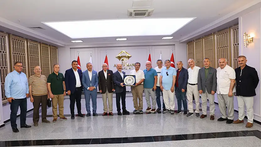 Dostlar Divanı heyetinden Vali Varol'a ziyaret