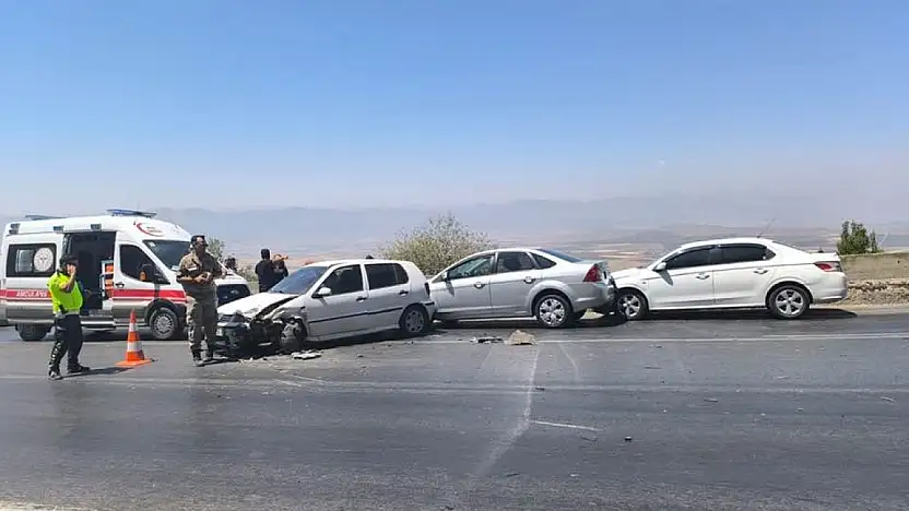 Gaziantep'te dört aracın karıştığı zincirleme kaza: 9 yaralı