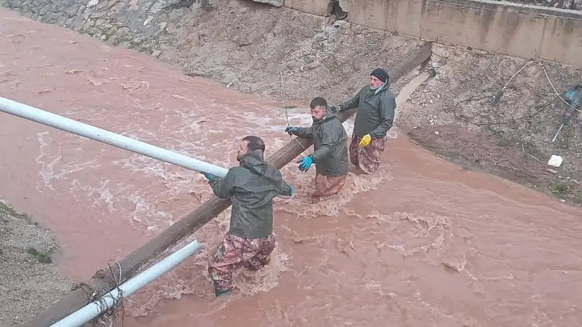 Gölbaşı belediye ekiplerinden sahada yoğun mesai