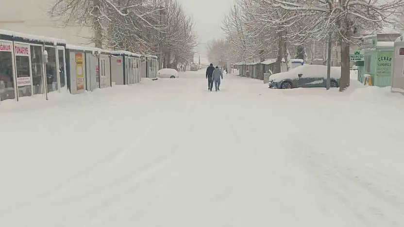 Gölbaşı'nda kar yağışı etkili oldu