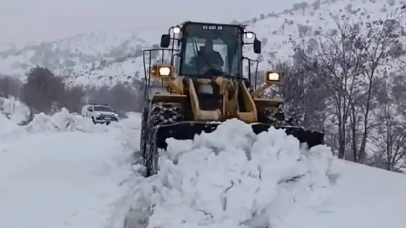 Gölbaşı'nda Karla Mücadele Çalışmaları Sürüyor