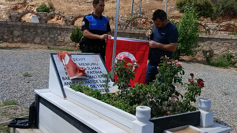 Gölbaşı'nda Şehitlikteki Bayraklar yenilendi