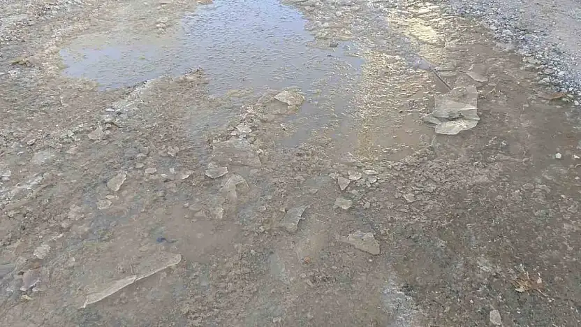 Gölbaşı'nda, sular dondu