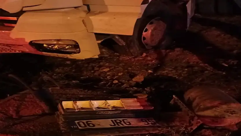 Gölbaşı'nda Tır kaza yaptı: 1 Yaralı