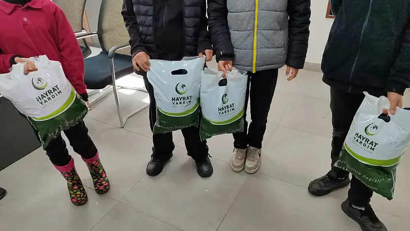 Hayrat Yadım Derneğinden ihtiyaç sahiplerine yardım