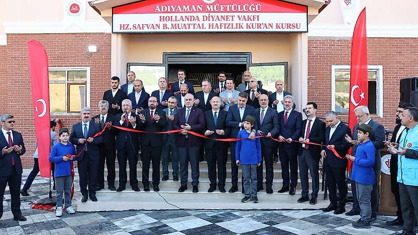 Hz. Safvan Bin Muattal Erkek Hafızlık Kur'an Kursu ve Hz. Eyyub El Ensari Camii, dualarla hizmete açıldı