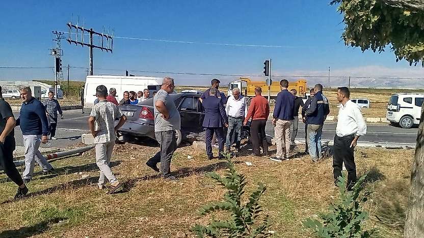 Adıyaman'da iki otomobil çarpıştı 3 yaralı