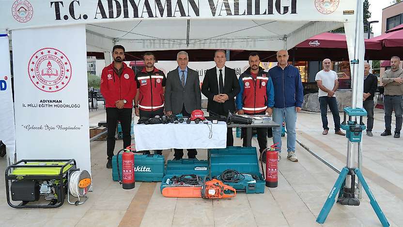 İl Müdürü Tosun, MEB AKUB Standını ziyaret etti