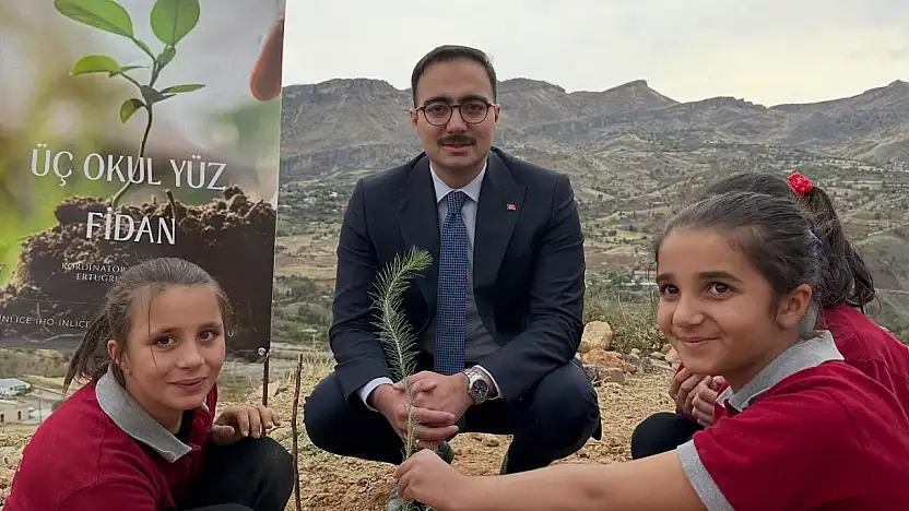 İnlice'de Kaymakam Yıldız ve öğrenciler fidanları toprakla buluşturdu