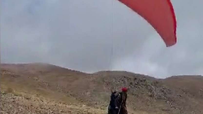İrlandalı Turist Adıyaman Semalarında Adrenalin Dolu Atlayış Yaptı