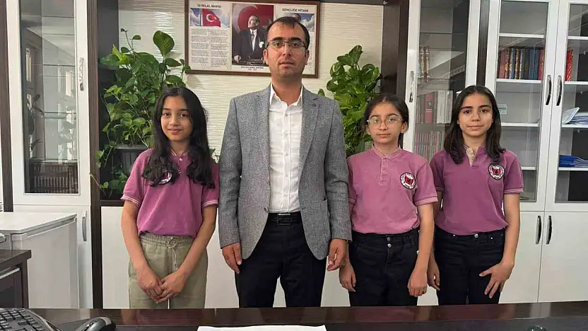 Kahta'da dört öğrenci 500 tam puanla Türkiye birincisi oldu