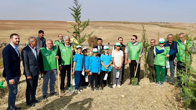 Kahta'da fidanlar toprakla buluştu
