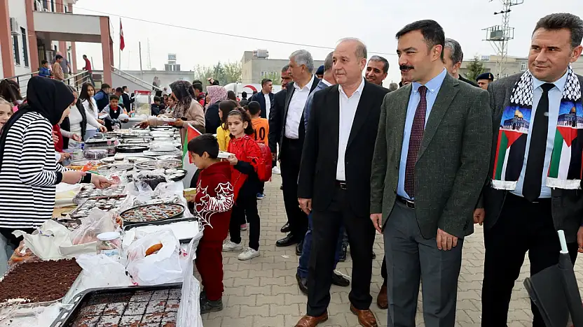Kahta'da iki okulda Filistin'in yararına kermes düzenlendi