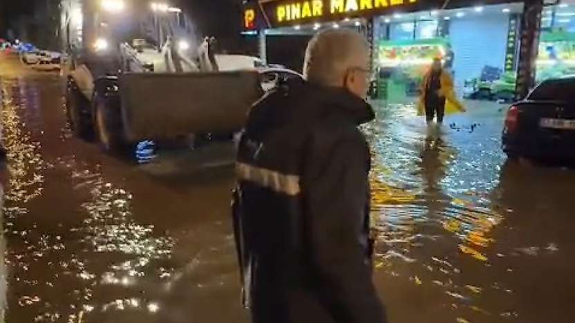 Kahta'da Sağanak Alarmı! Yağış Hayatı Olumsuz Etkiledi