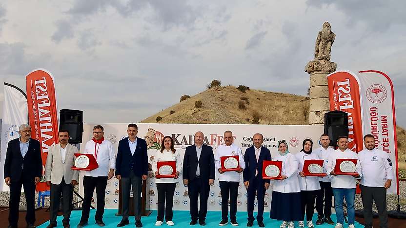 Kahta'nın yöresel yemekleri ve kültürel değerleri KAHTAFEST'te tanıtıldı