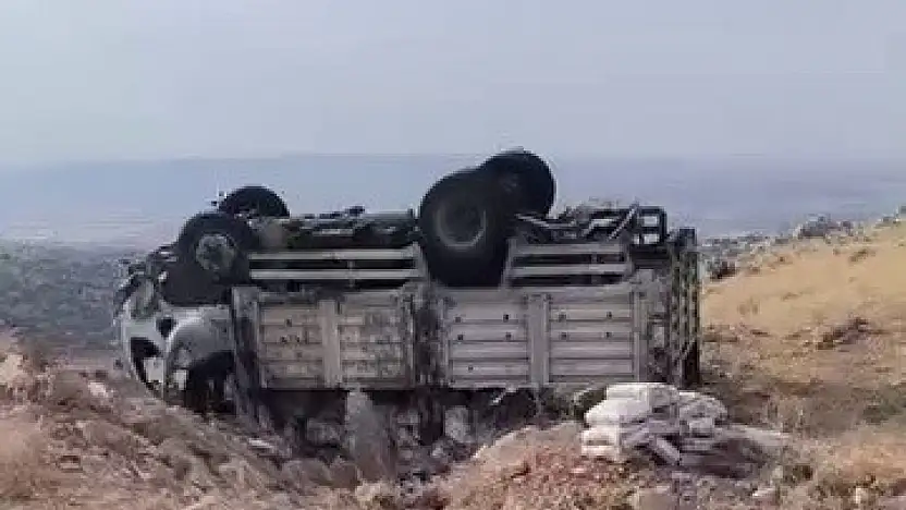 Kamyonet takla atarak ters döndü: 5 Yaralı