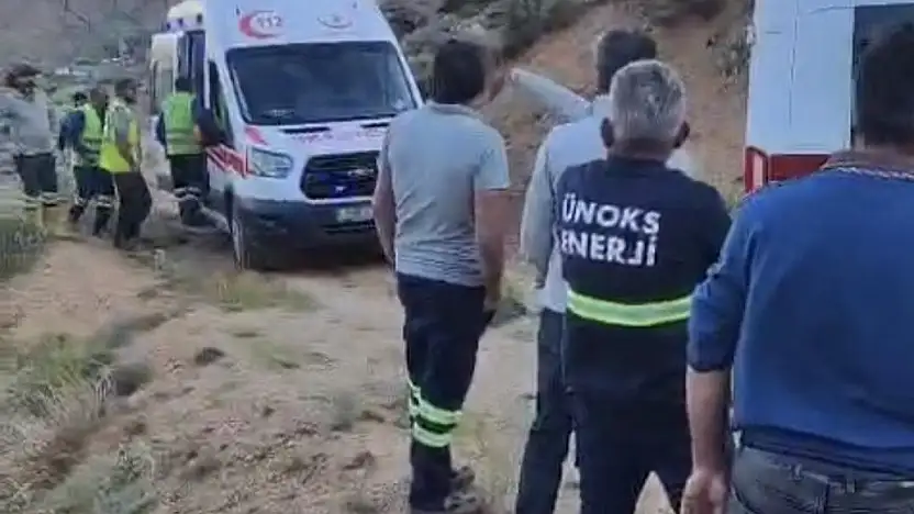 Kamyonet uçuruma yuvarlandı: 2 ağır yaralı