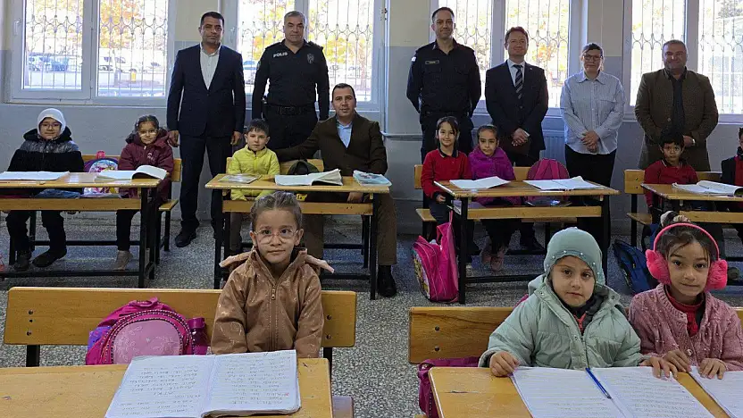 Kaymakam Algın'dan Kurugeçit İlk ve Ortaokuluna ziyaret