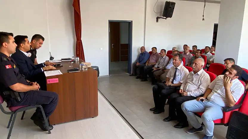 Kaymakam Güngör kurum amirleri ve muhtarlarla bir araya geldi
