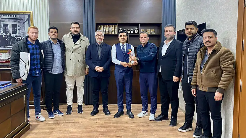 Kaymakam Güngör şampiyon takım oyuncularını ağırladı