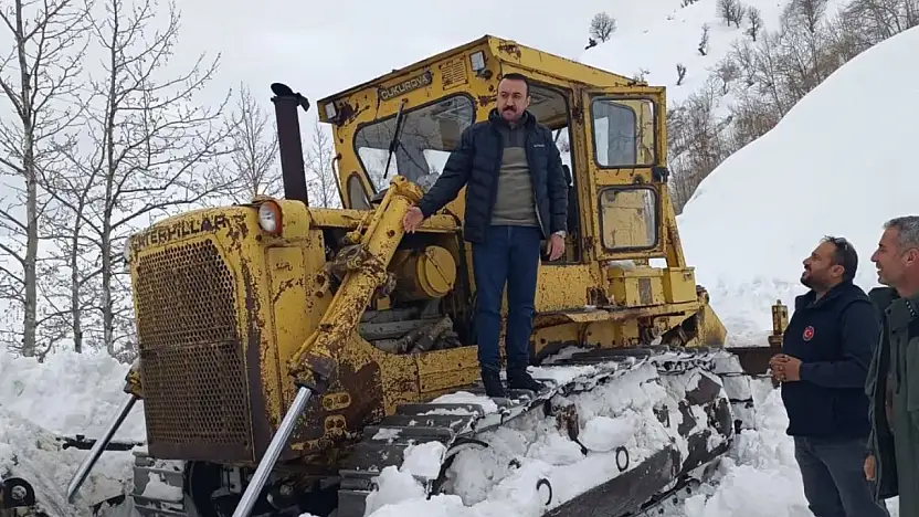 Kaymakam Pelvan, yol açma çalışmalarını inceledi