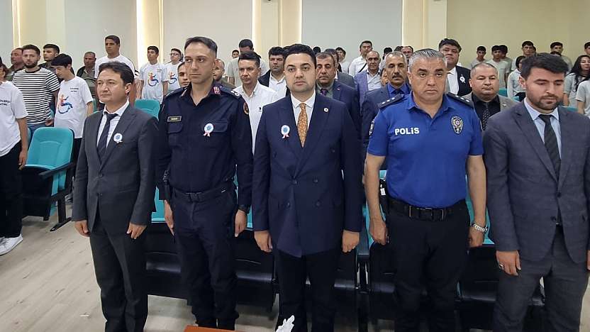 Kaymakam Seyhan, engelliler haftası etkinliğinde öğrencilerle buluştu