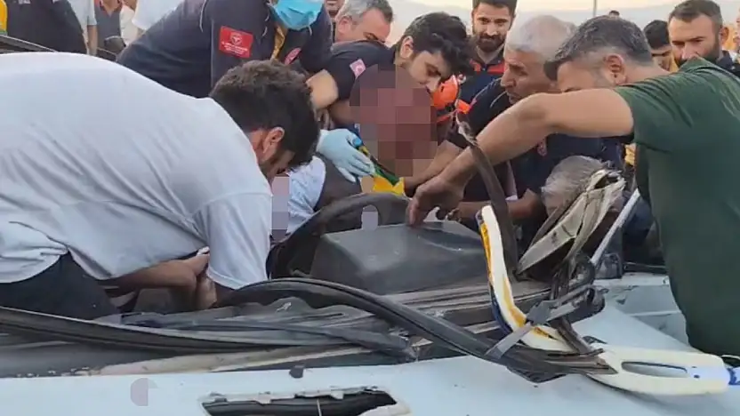 Kazada ağır yaralanan sürücü hayatını kaybetti