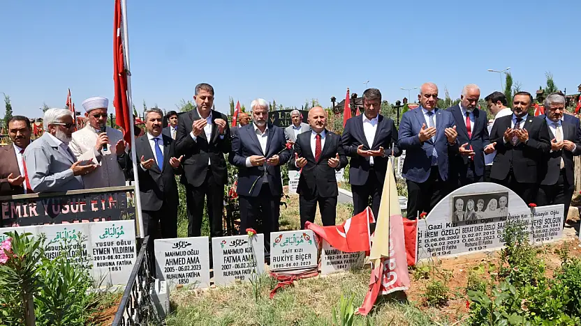 Adıyaman protokolü şehitlik ziyaretinde bulundu