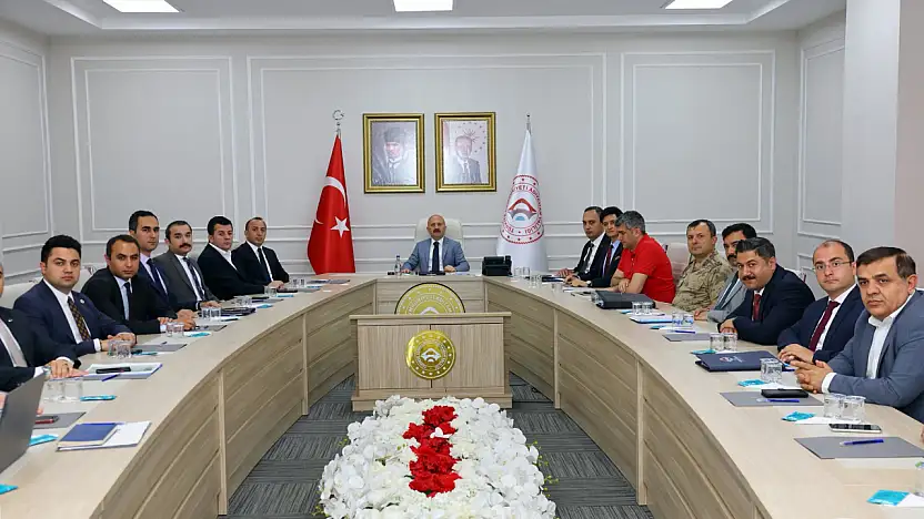 Kırsalda yapılacak ahırlar ve orta hasarlı binaların yıkımı değerlendirildi