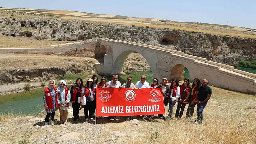 Kızılin Vadisi'nde 'Ailemiz, geleceğimiz' pankartı açıldı