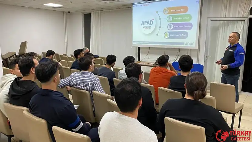 KYK'da kalan öğrenciler AFAD konusunda bilgilendirildi