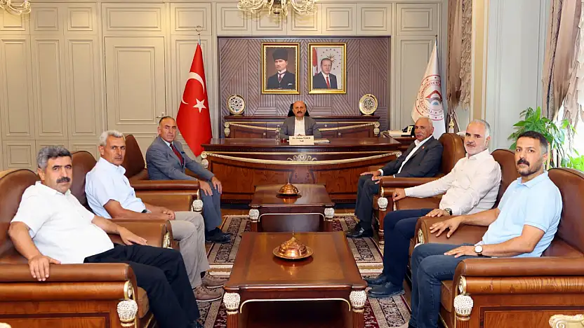 Merkez Köy muhtarları derneğinden Vali Varol'a ziyaret